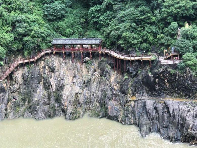 深中华A独立寒秋